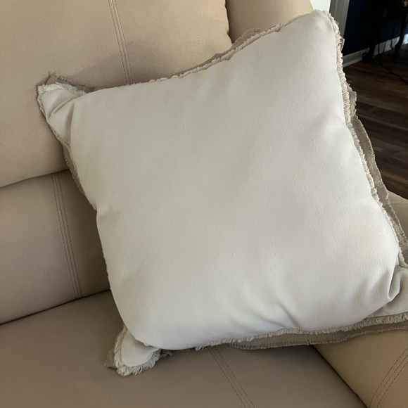 Southern Living pillow - Picture 3 of 3